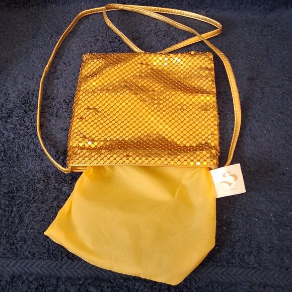 Shakira Vintage Gold Mesh Crossbody Evening Bag - Picture 3 of 12